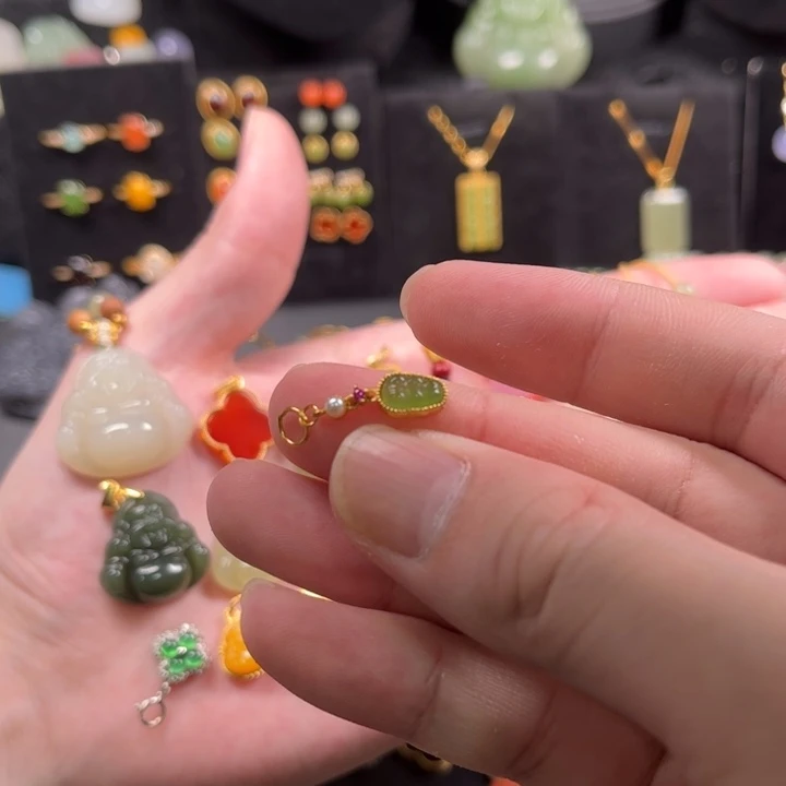 颈饰银S925镶嵌和田玉