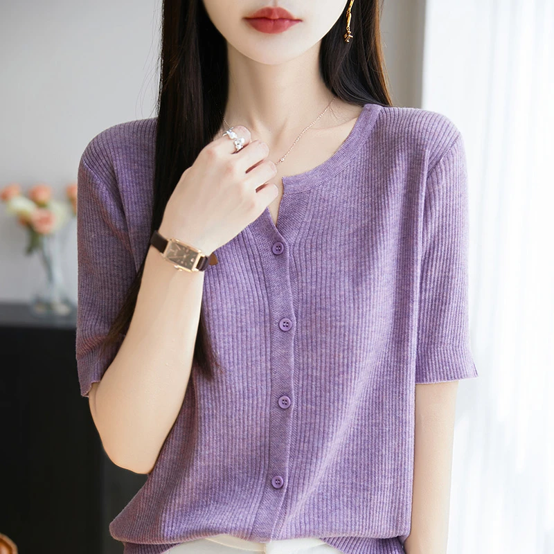 夏季薄款别致小V领精纺针织衫女纯色百搭坑条单排扣短袖NSY356