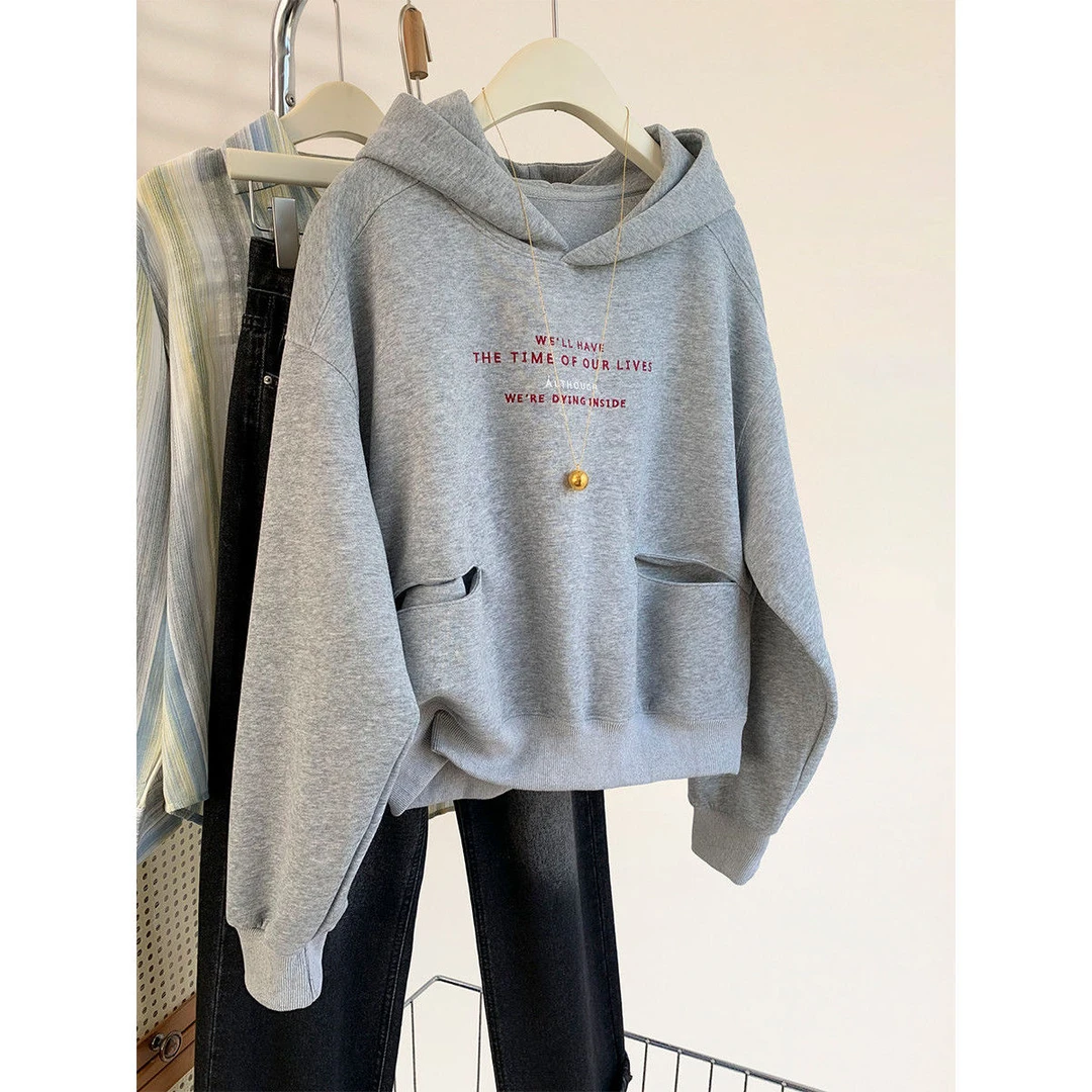 独特别致灰色字母印花连帽慵懒风卫衣女2025秋季新款时尚洋气上衣