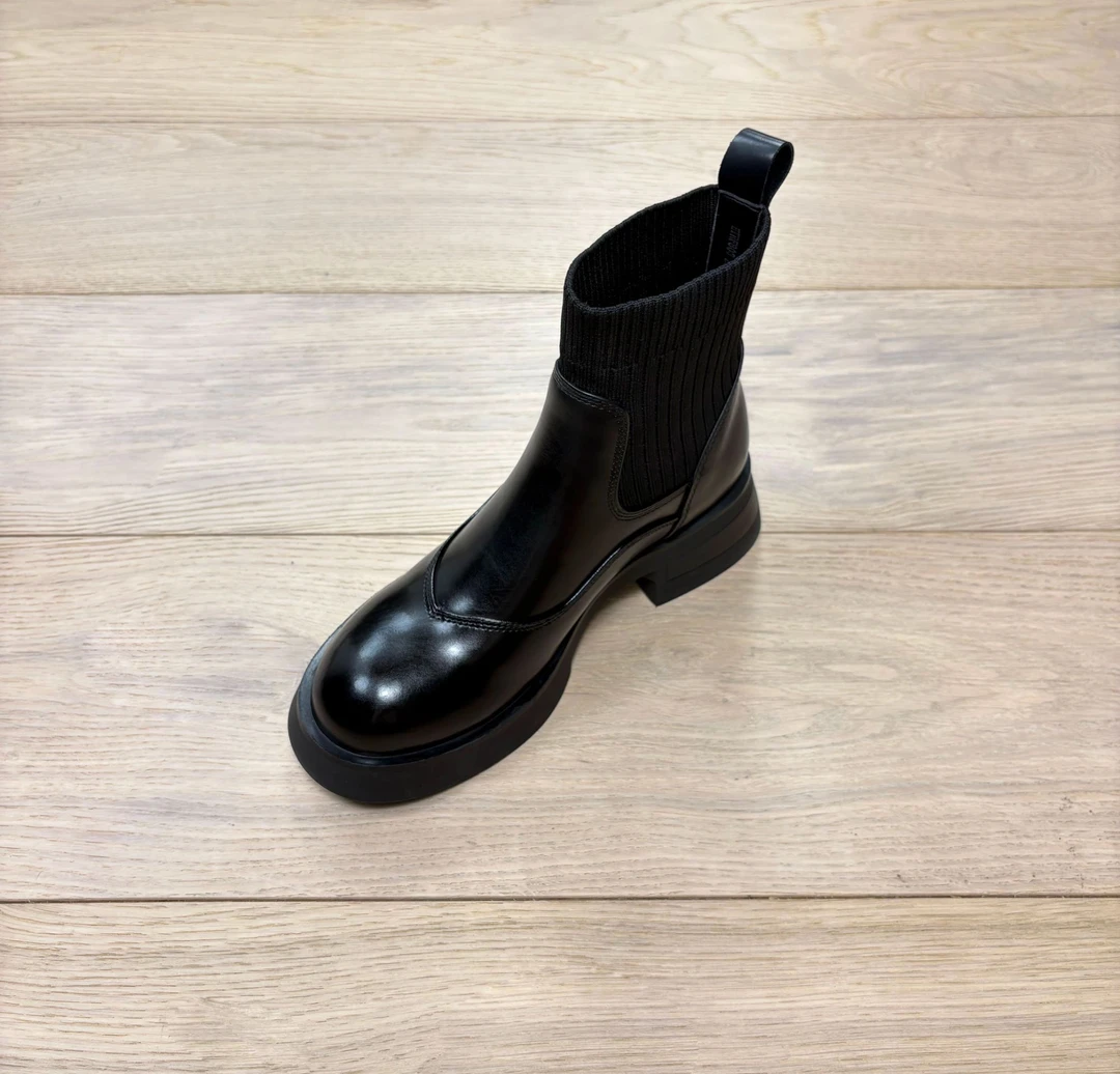 【现货】WGW33/5cm/2025今年流行靴子牛皮厚底短靴秋冬显瘦百搭弹力