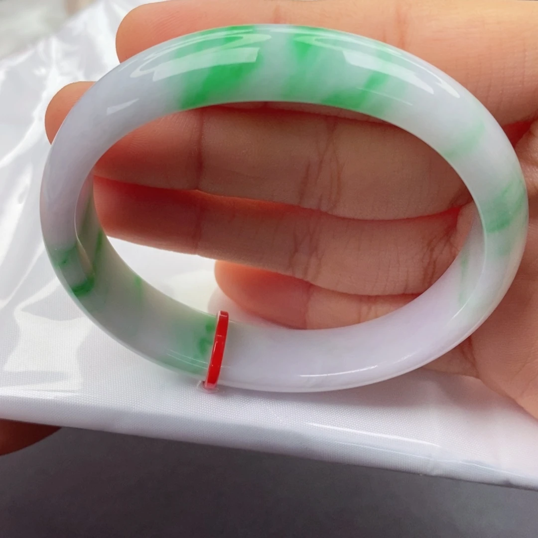 翡翠未镶嵌手镯5657贵妃