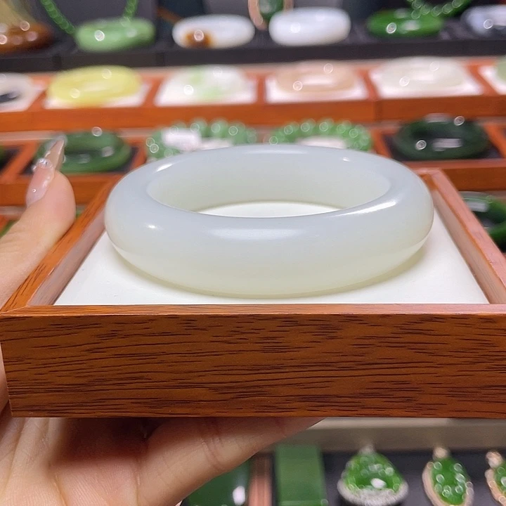 和田玉手镯56.3未镶嵌