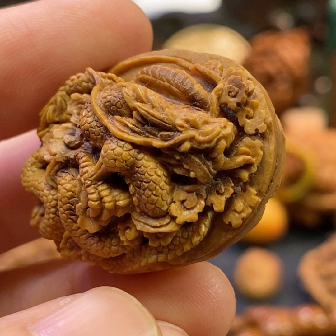 潍坊核雕桃核雕刻龙