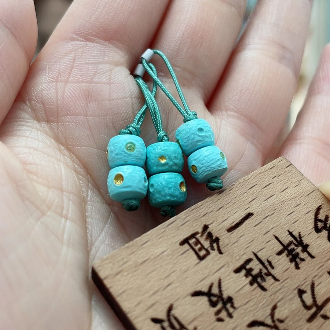 绿松石颈饰未镶嵌