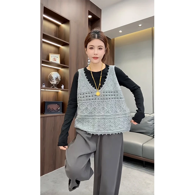 欧货秋冬新款两面穿镂空针织马甲背心时尚减龄洋气百搭休闲上衣女