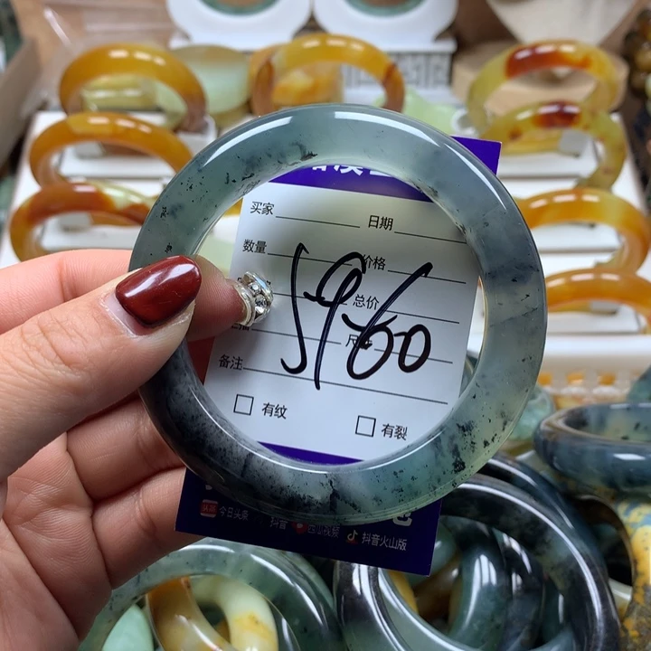 蛇纹石玉手镯未镶嵌