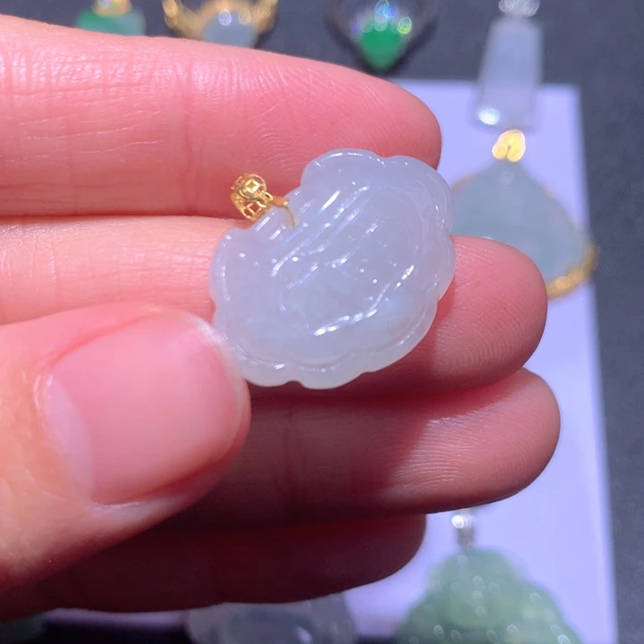 翡翠颈饰18K金镶嵌翡翠