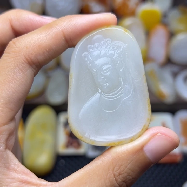 和田玉未镶嵌颈饰