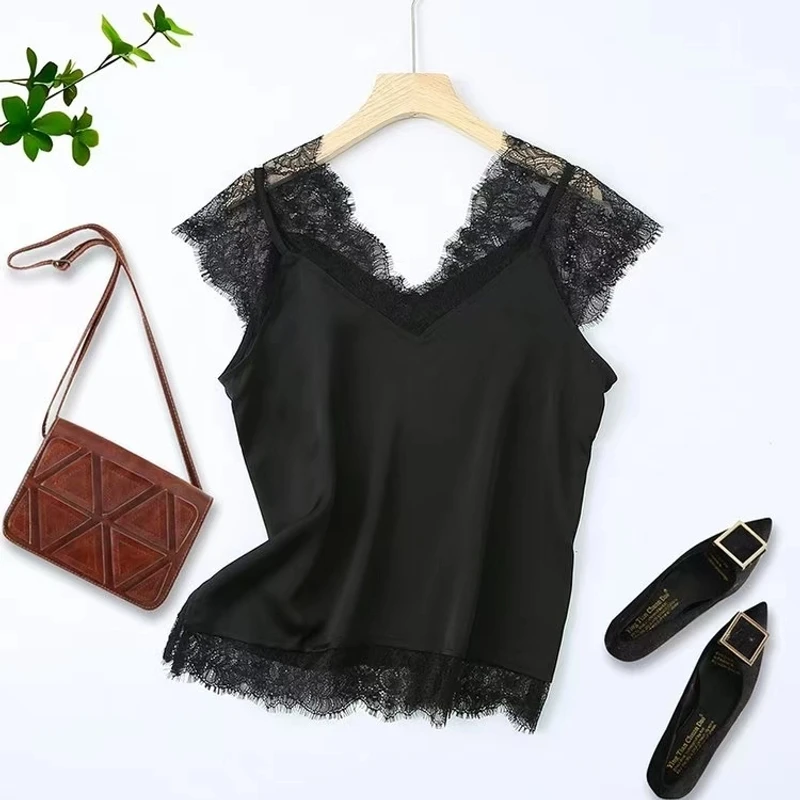 宸 嫚 三C娘娘【万能搭】01229时尚V领蕾丝拼接遮手臂小背心