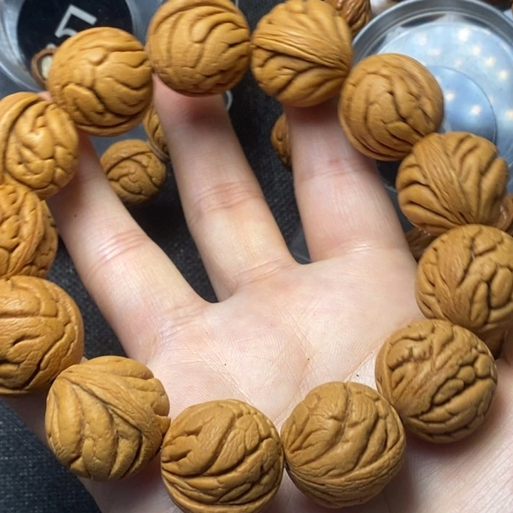 木质类秦岭山野生桃核