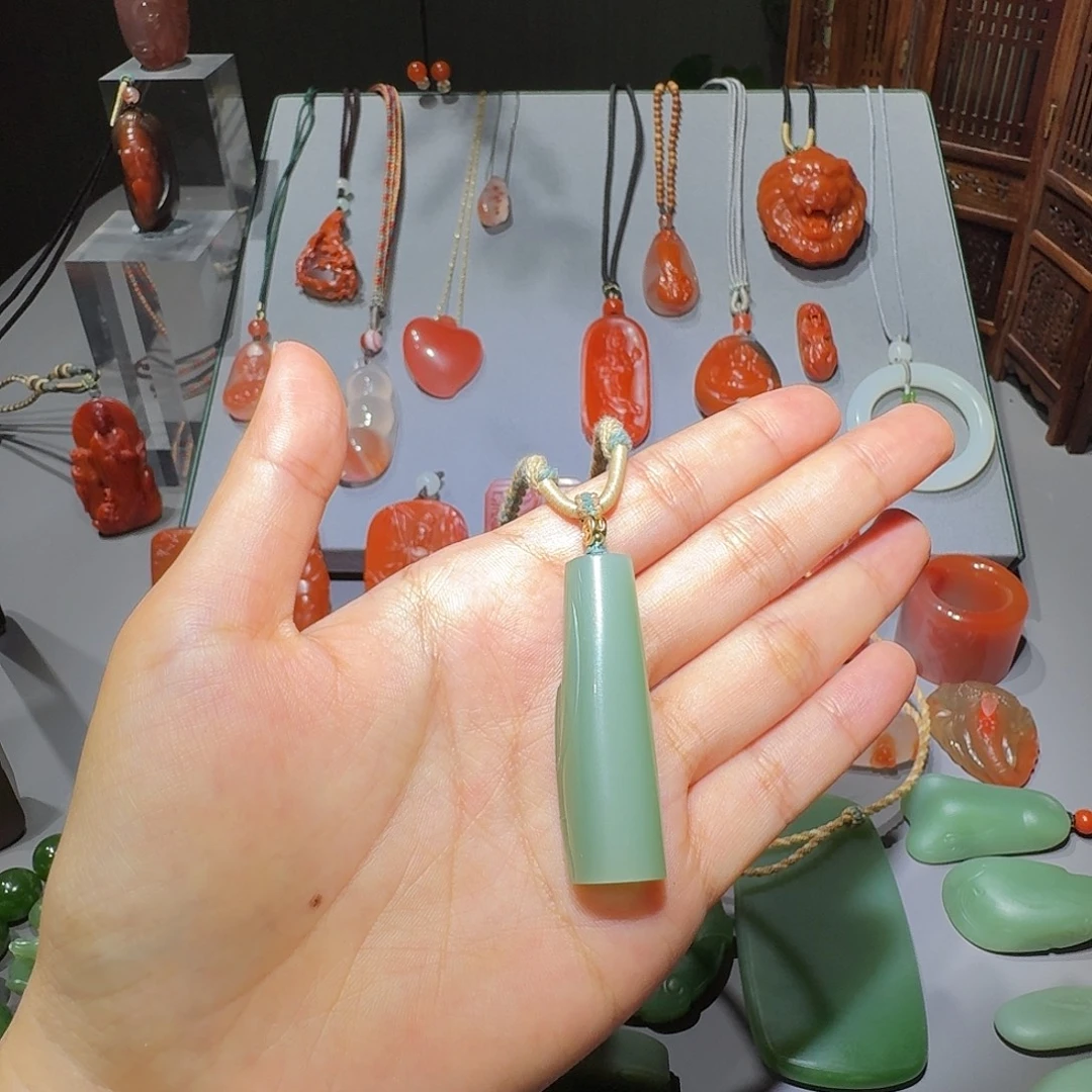 七***、颈饰未镶嵌和田玉（碧玉）