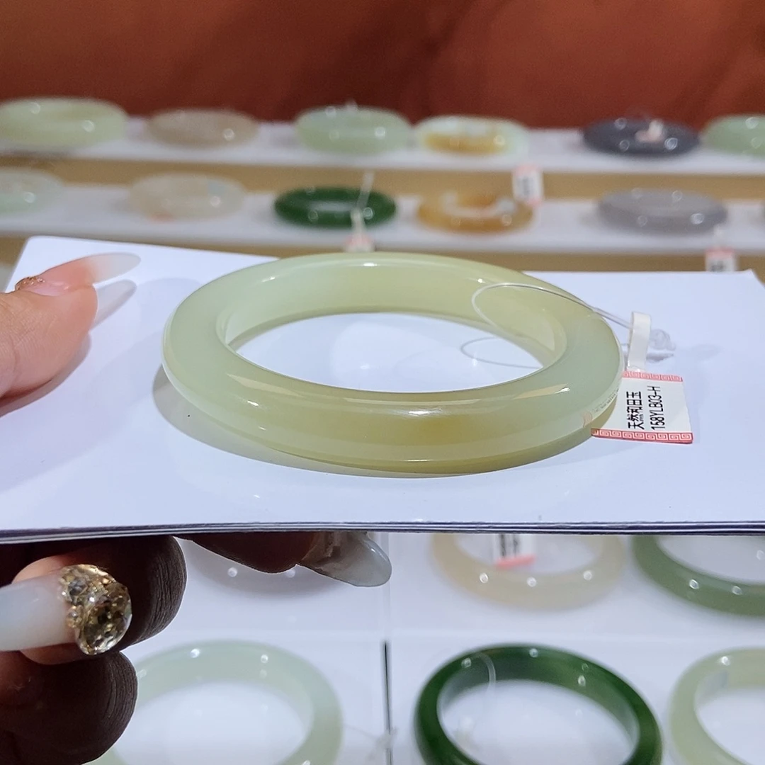 和田玉未镶嵌手镯黄口糖