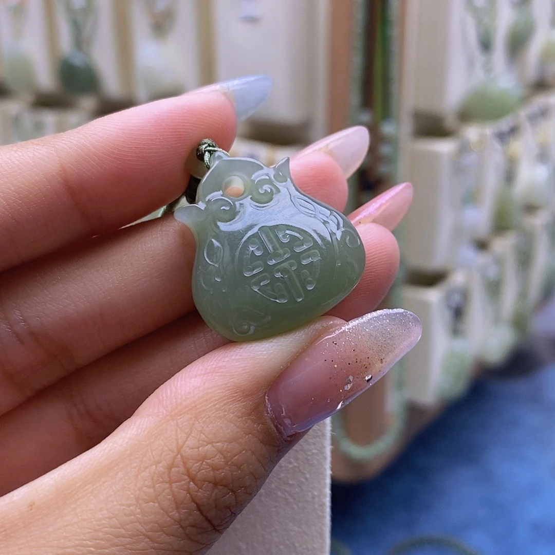 和田玉未镶嵌颈饰孙*七