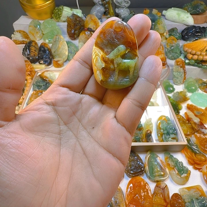 蛇纹石玉未镶嵌颈饰