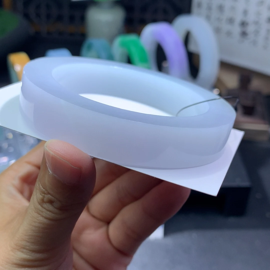 未镶嵌手镯定制翡翠