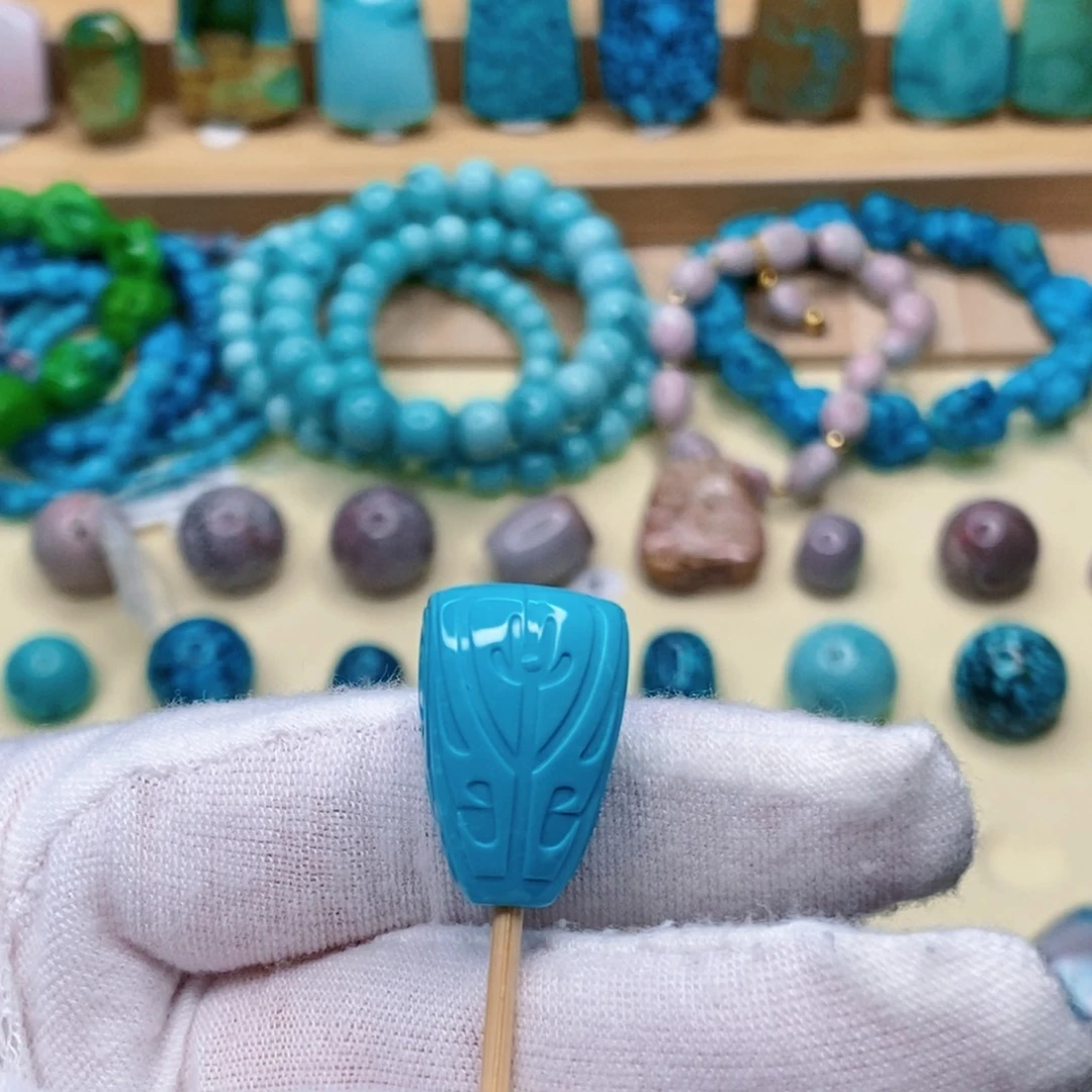 绿松石未镶嵌珠宝奇石