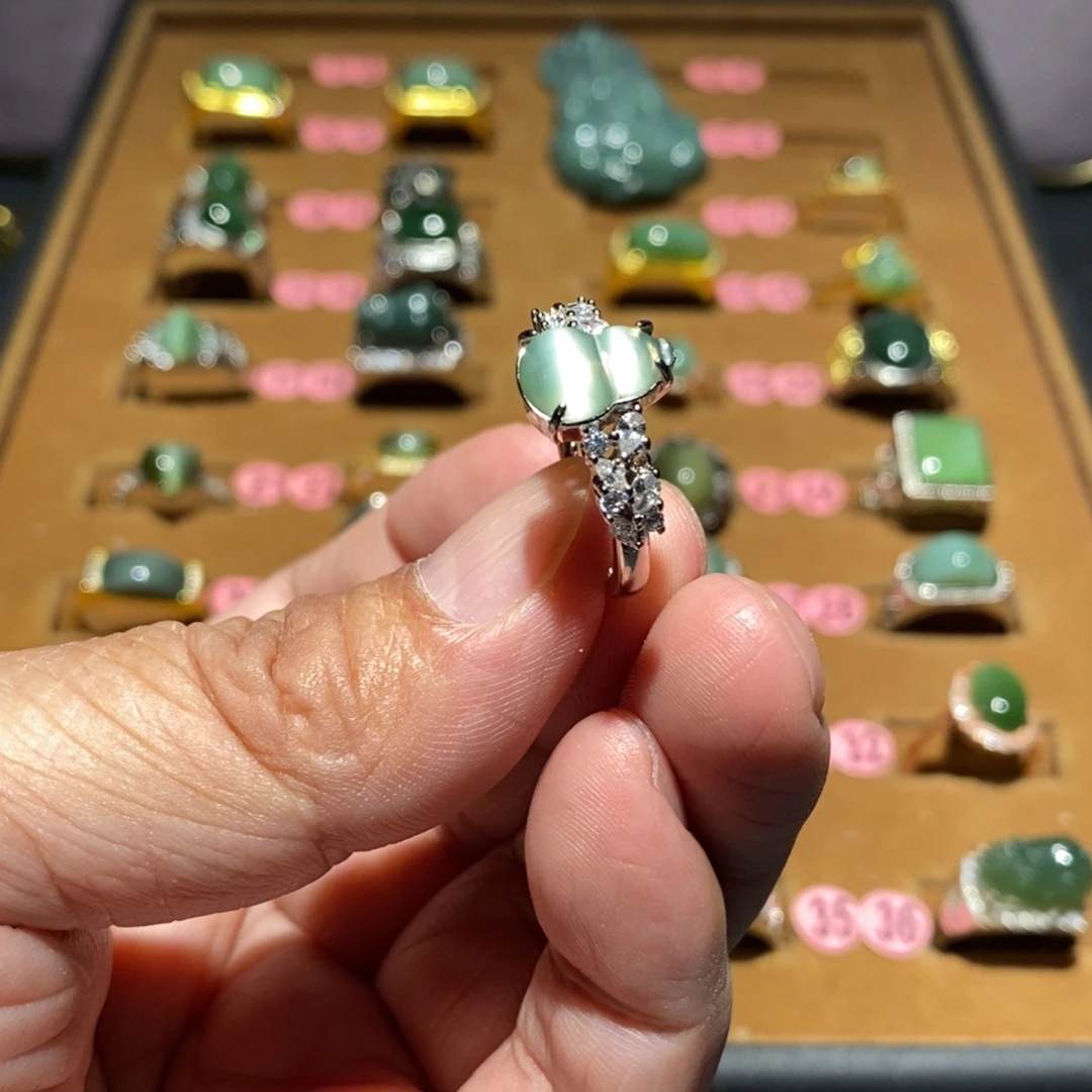 和田玉未镶嵌戒指