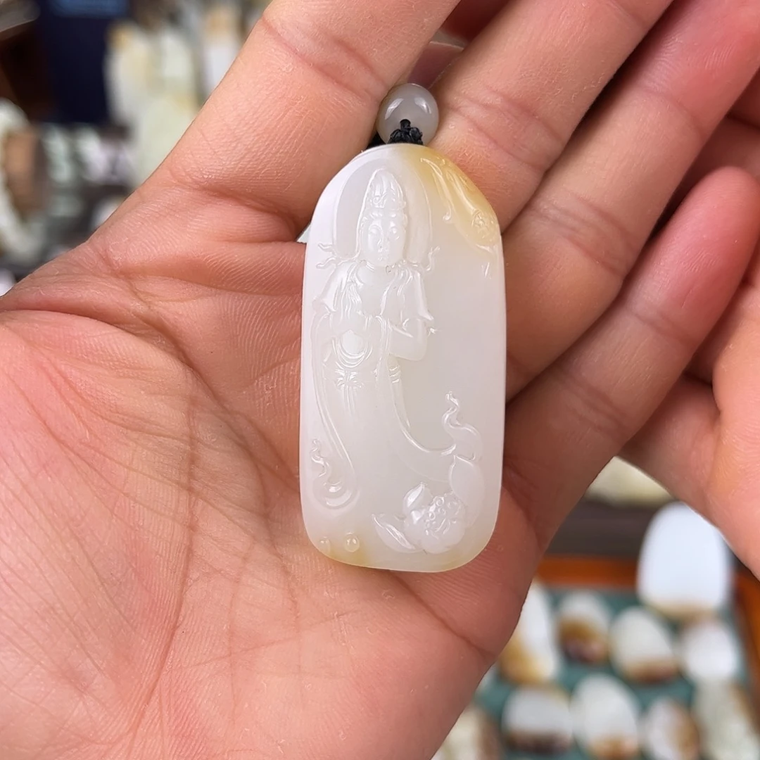 和田玉（糖玉）未镶嵌颈饰