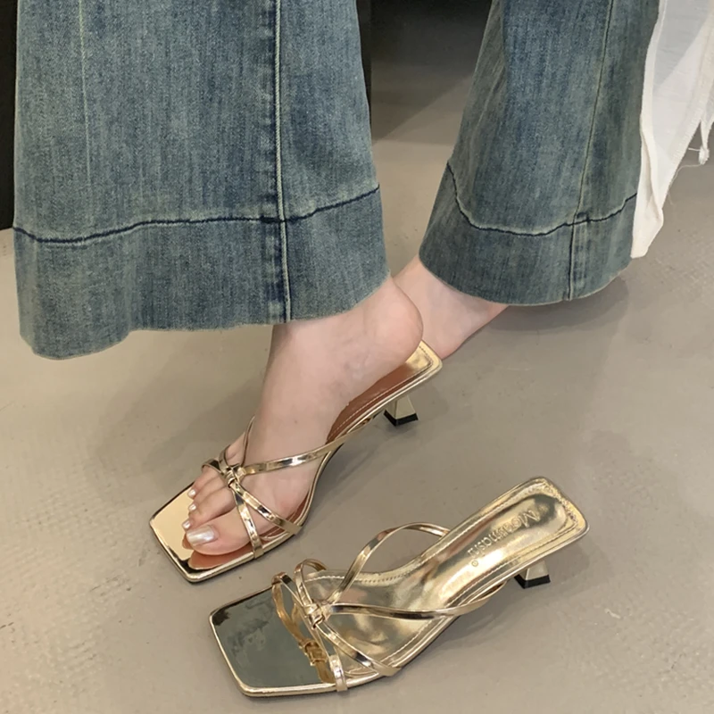 细跟外穿凉拖鞋女方头2025夏季新款少女中跟露趾百搭高跟鞋一字拖