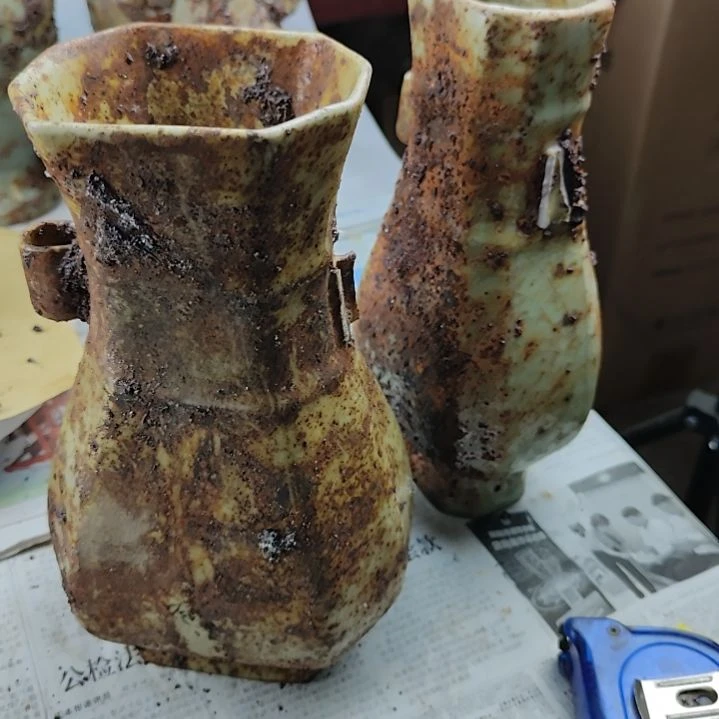 大***卫瓷片两件残品官窑生锈瓷