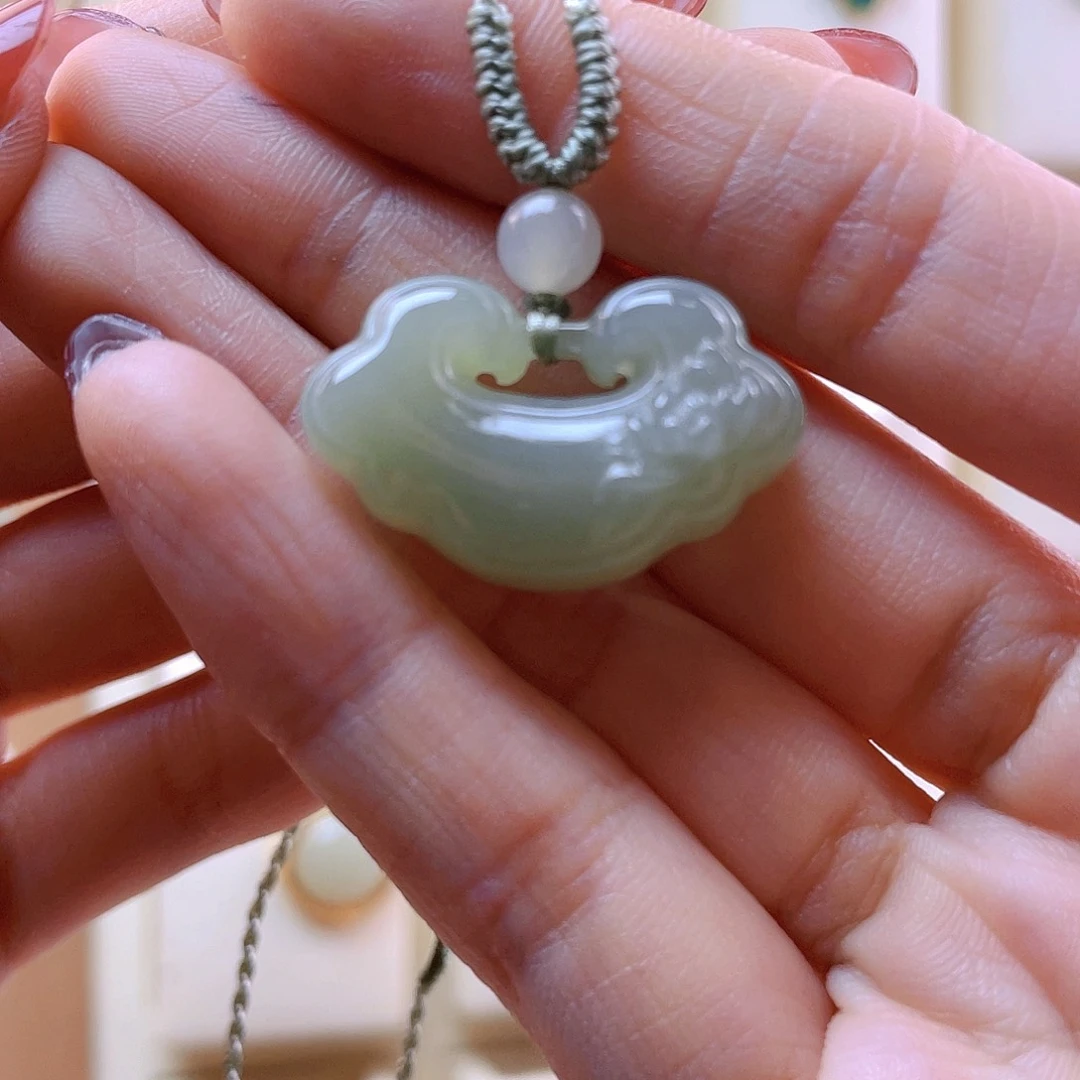 和田玉吊坠(赠链)未镶嵌睡**.