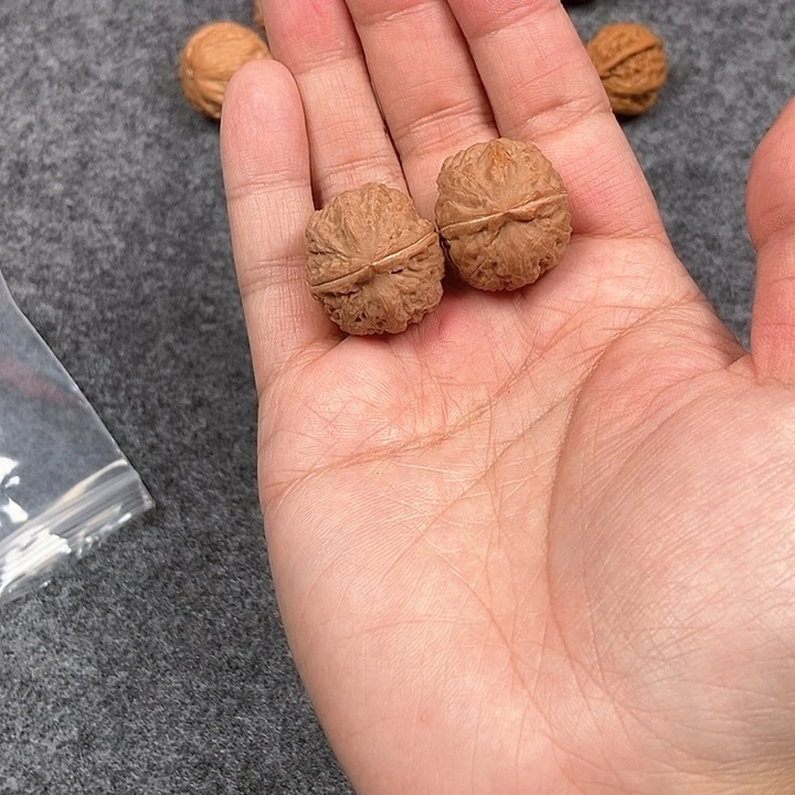 文玩核桃吊坠小嘎达2.2+