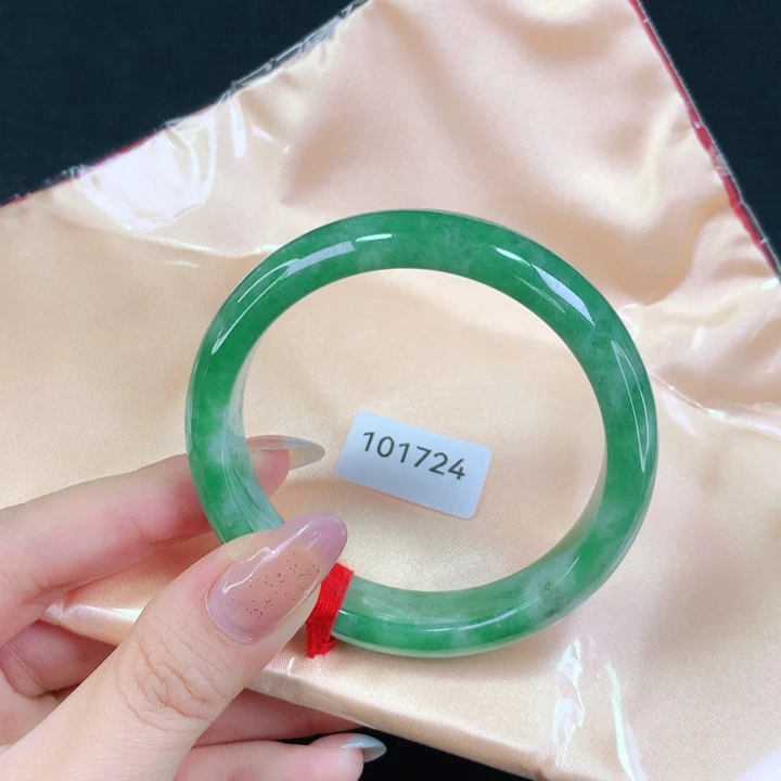 翡翠手镯未镶嵌天然翡翠手镯04