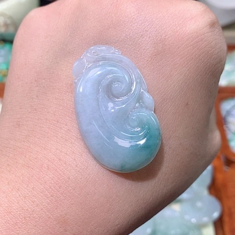 颈饰未镶嵌翡翠如意