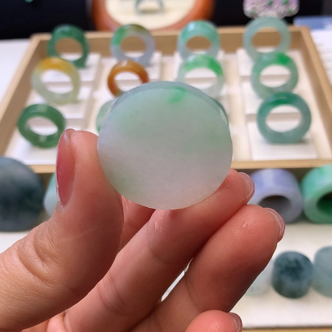 定制翡翠未镶嵌翡翠