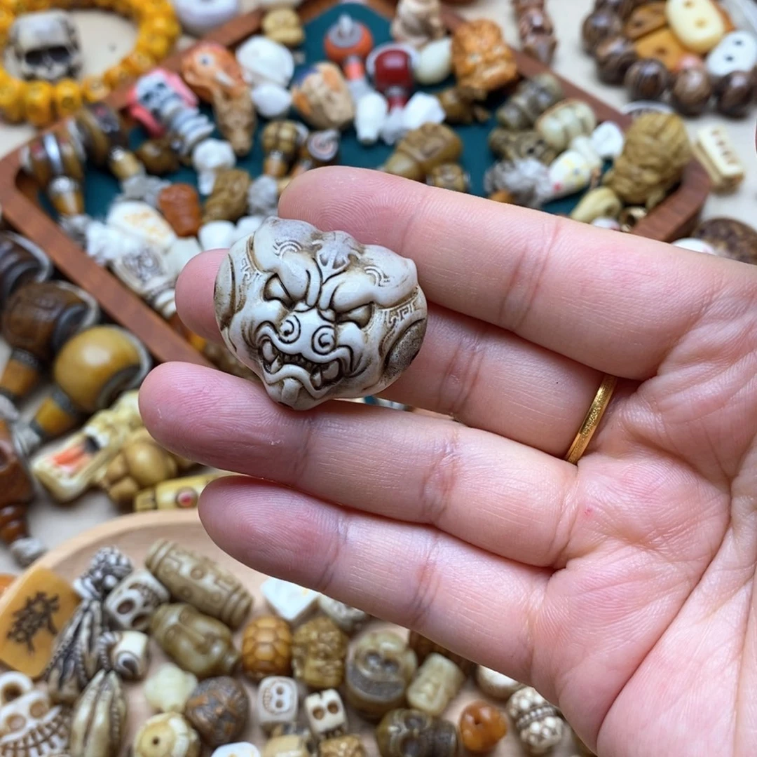 莫***~其他驼骨配饰配件