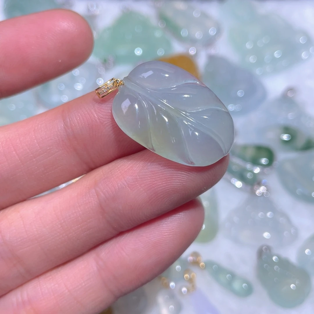 翡翠18K金镶嵌颈饰翡翠