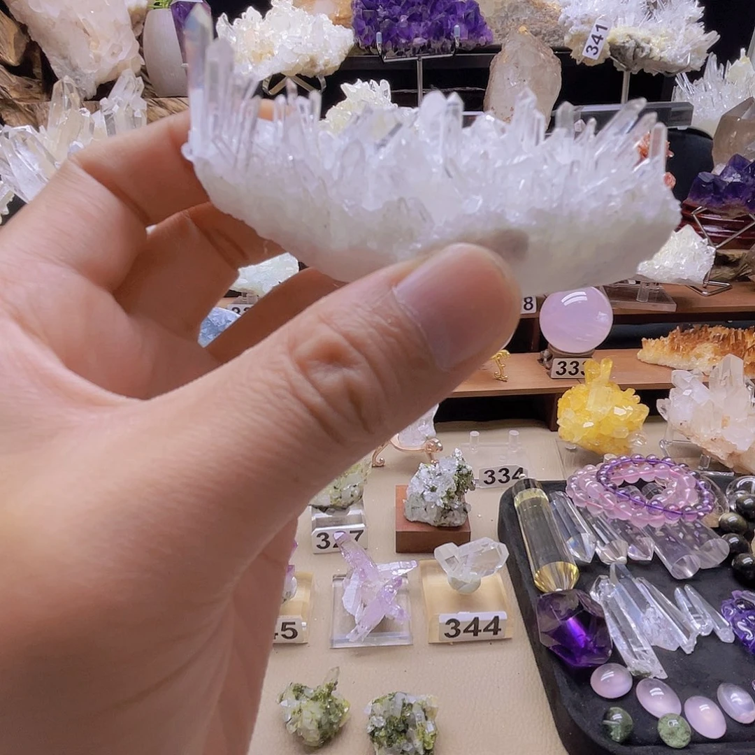 帅***强石材白水晶簇