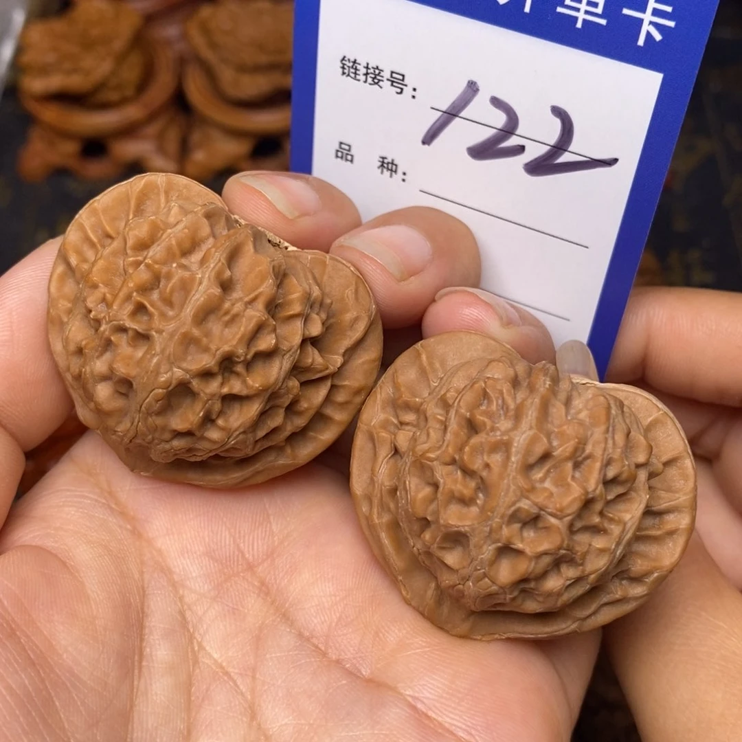 文玩核桃把件宫灯全品42。 122