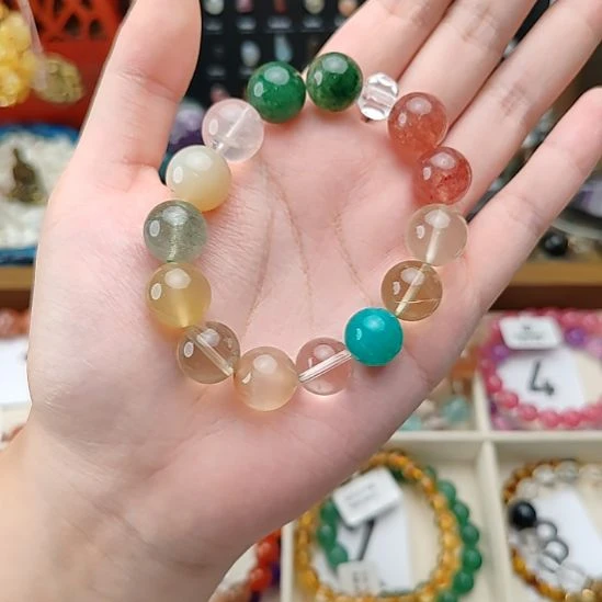 未镶嵌水晶手链油画风复古感搭配设计