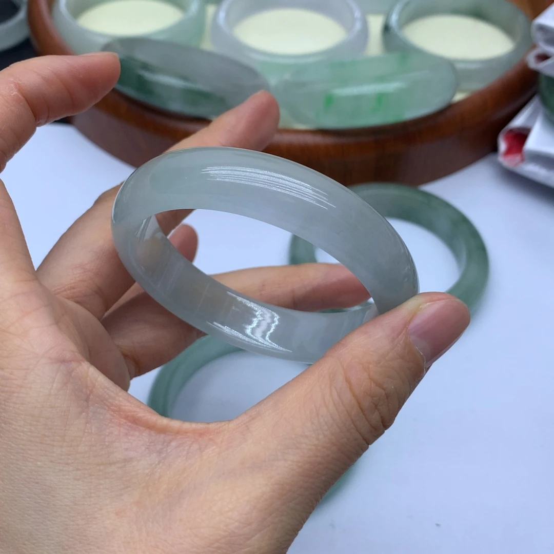 1***8手镯圈口54.6宽13.2的