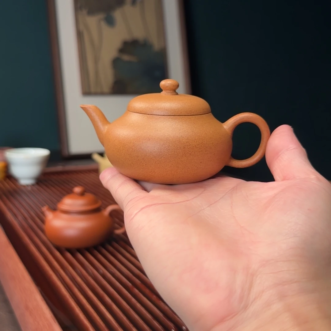 金***.茶壶紫砂君乐 黄金段 130cc