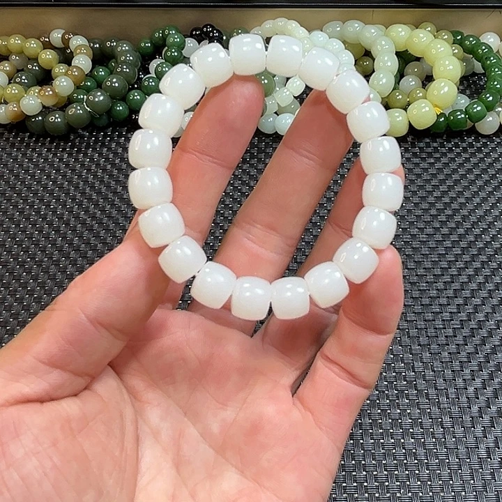 和田玉未镶嵌手串