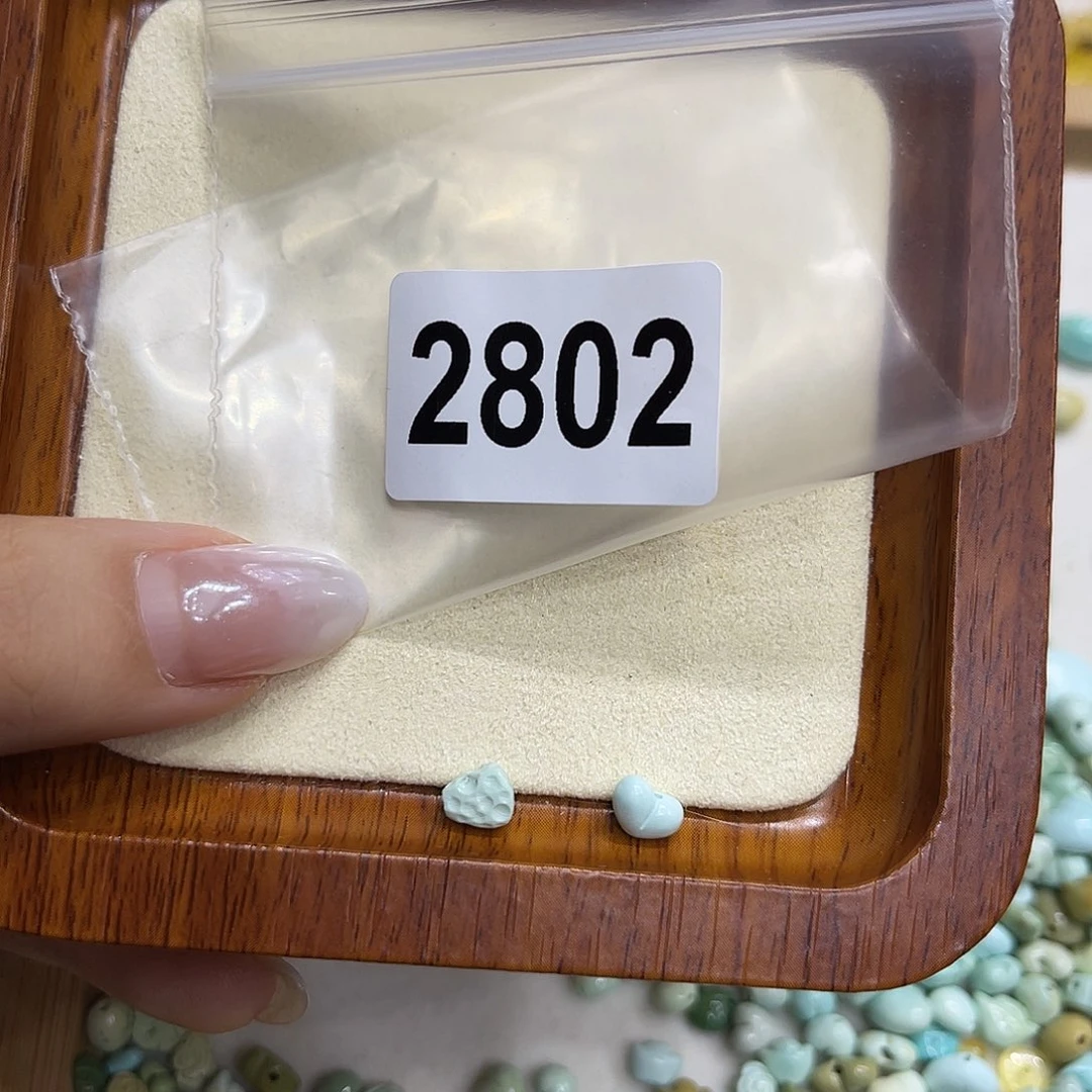 桃****琥珀未镶嵌裸石蜜蜡