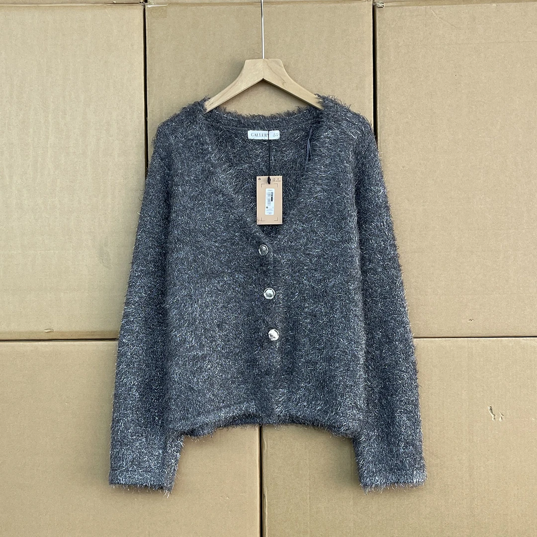 外贸沅货！！尔兰单！软糯舒适氛围感V领排扣开衫垂感毛衣女短外套女