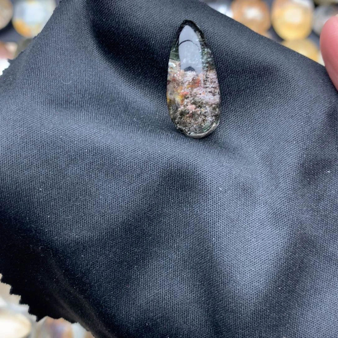 顾***玲未镶嵌珠宝半成品水晶
