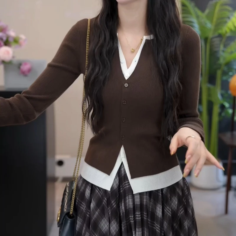 【星霜荏苒】秋季新款假两件V领针织衫LK2506399