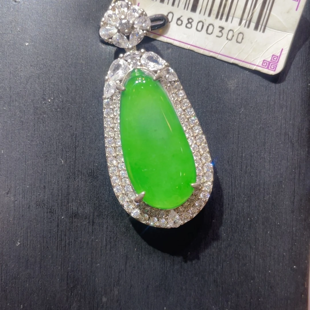 翡翠未镶嵌颈饰吊坠