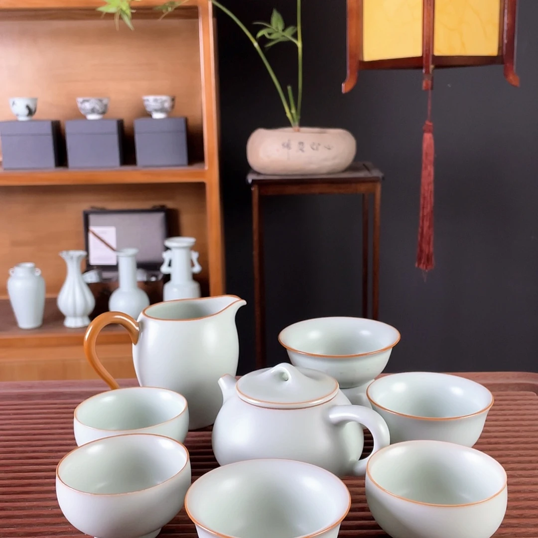 努***力经典款的设计风格