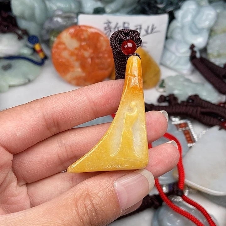 颈饰未镶嵌翡翠感**生翡翠