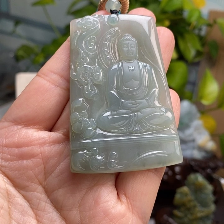 天***美翡翠未镶嵌颈饰大日