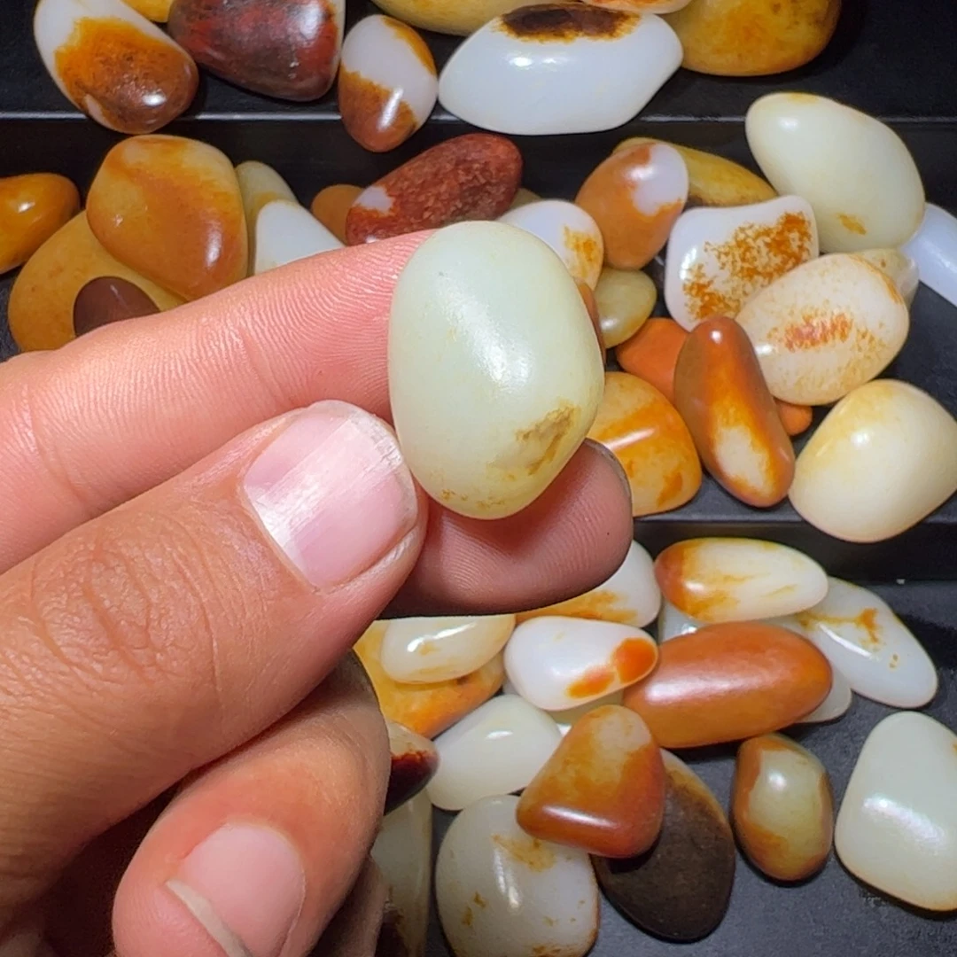 和田玉未镶嵌颈饰10克无修