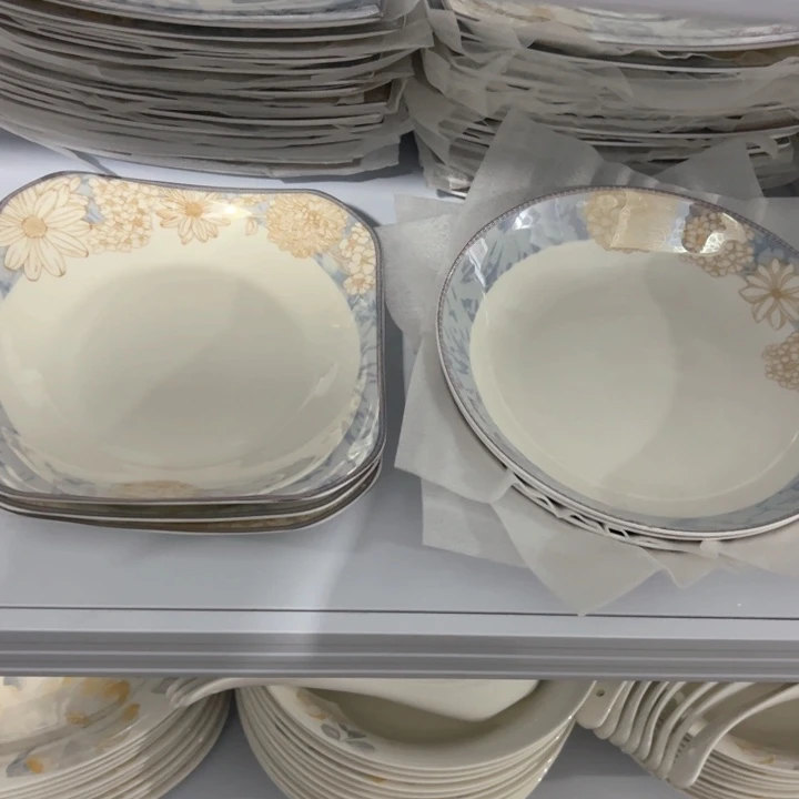 瓷时光8寸深盘2个，7.5如意2个