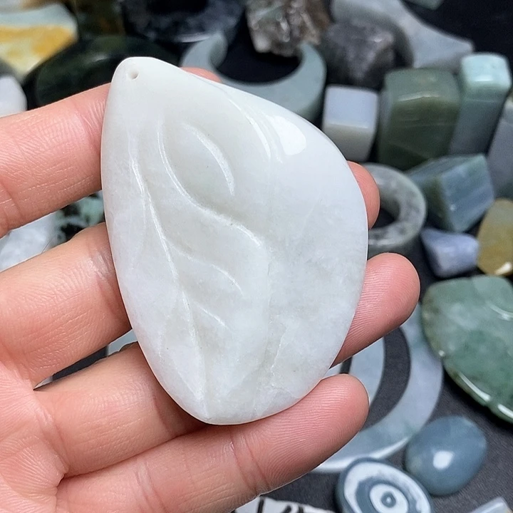 翡翠未镶嵌颈饰天然翡翠71