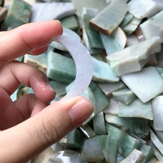 翡翠挂件未镶嵌?***o翡翠原石