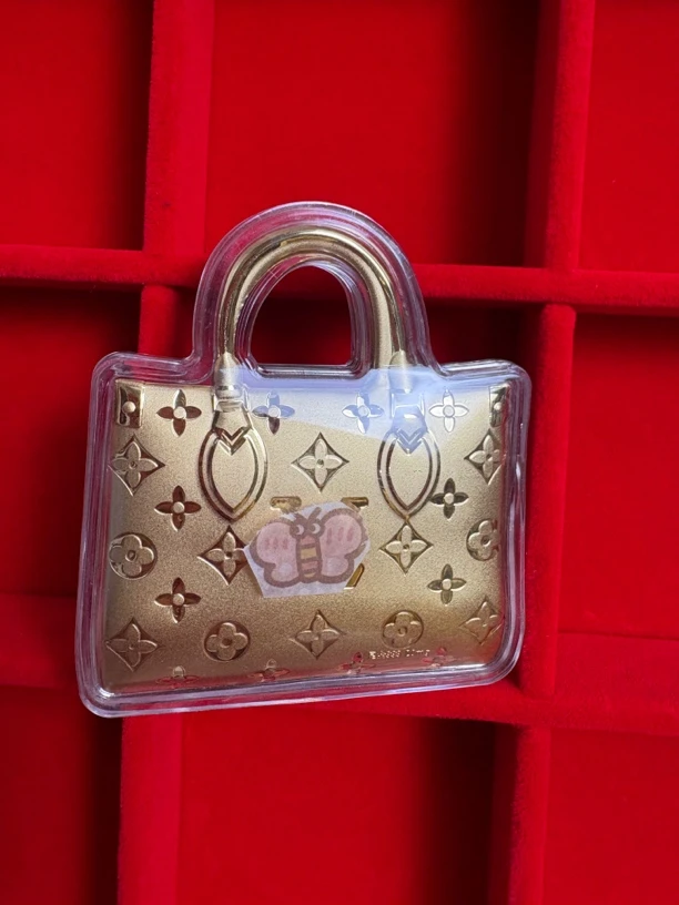 【包包）2025新款含金工艺品手机车挂件钥匙扣饰品男女朋友礼品礼物